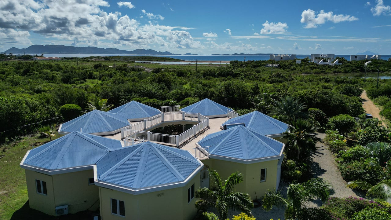 Octagon Villa West End