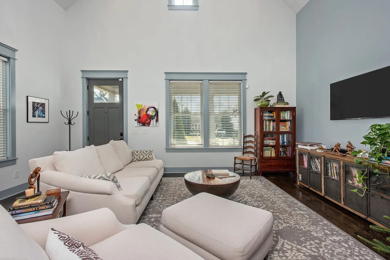 1519B Straightway Ave