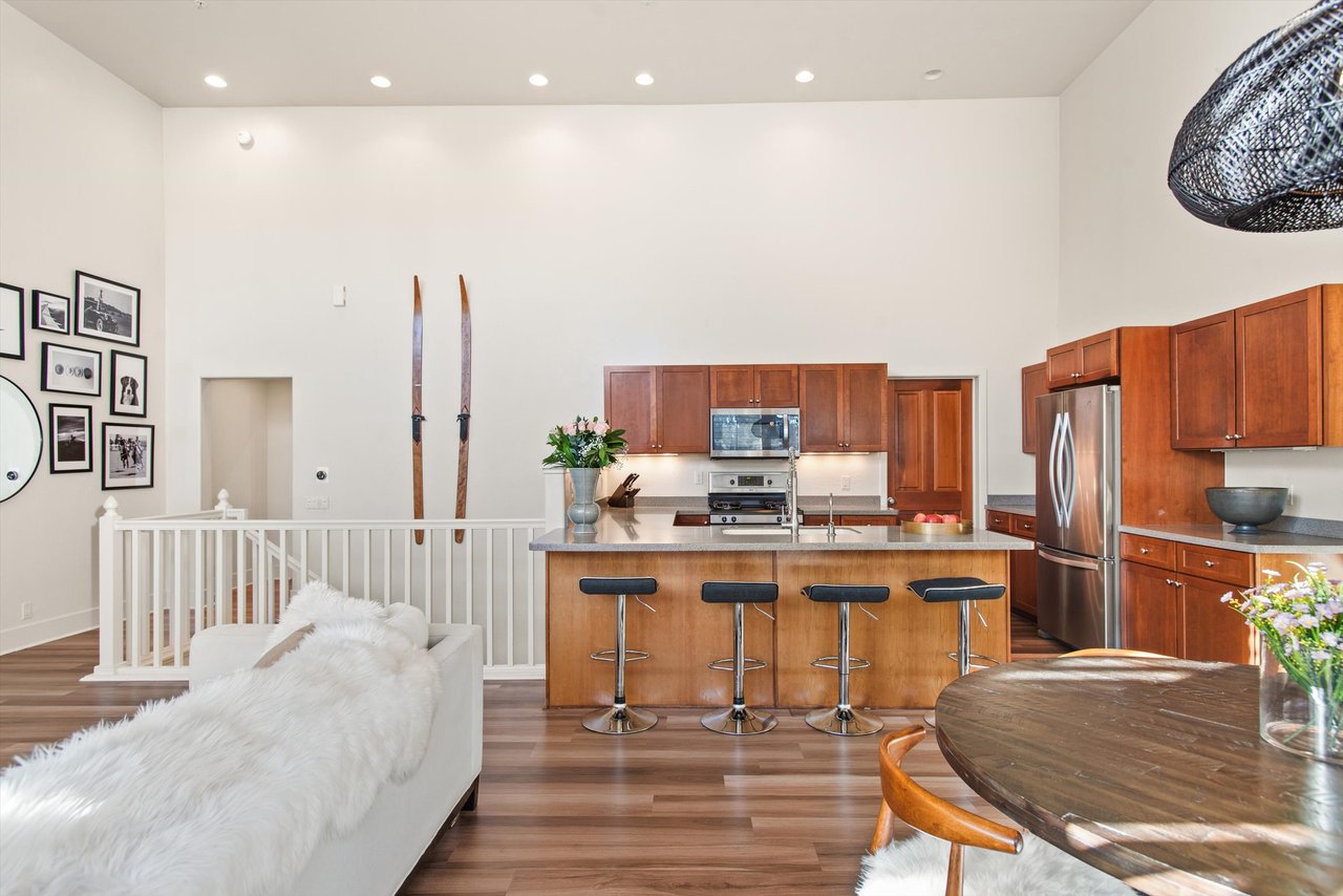 Bright and Stylish Townhome in the Heart of Willits