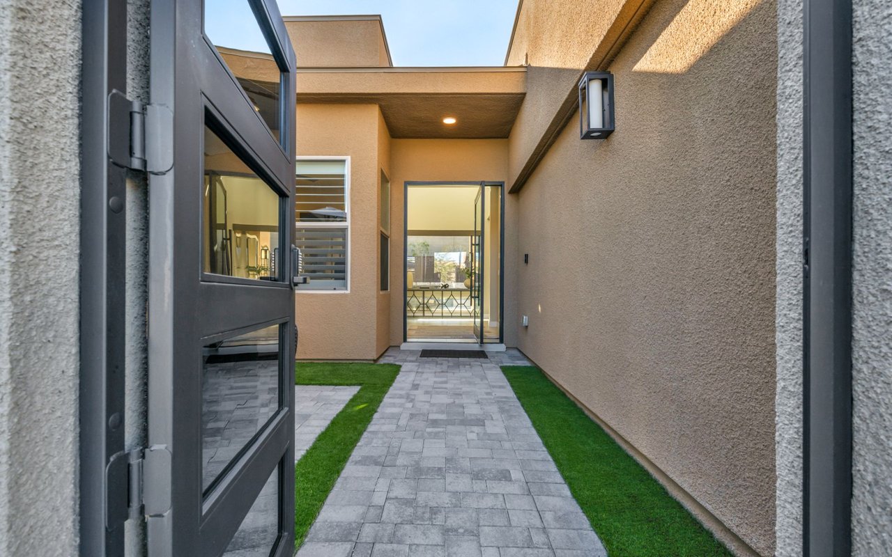 819 Bolide Street