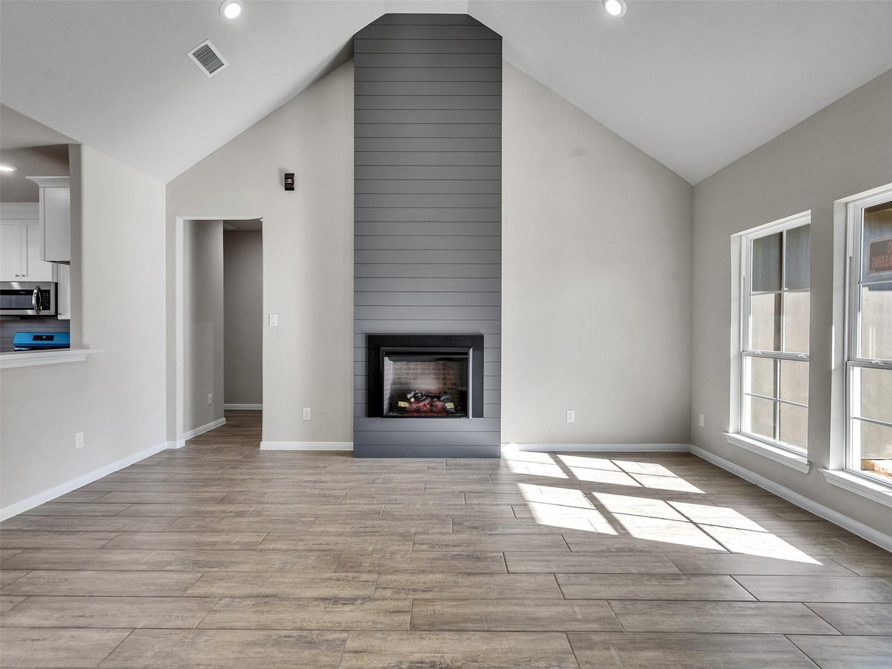 Modern new homes in Brazoria—1,600± sq ft, priced under $300k.