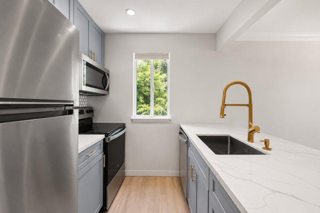 5320 Diamond Heights Blvd. #207