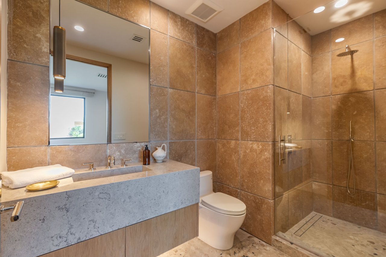 1705 Carla Ridge, Beverly Hills