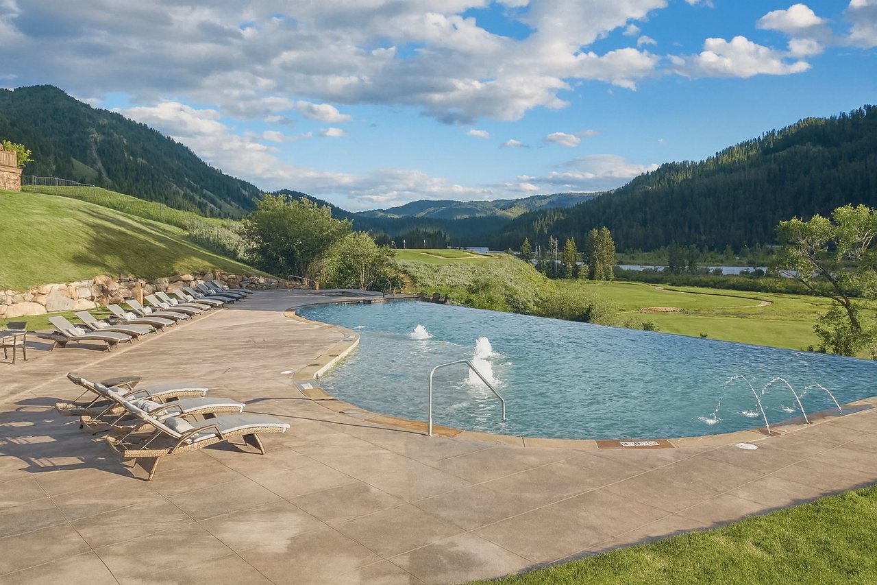 Snakeriver Sporting Club