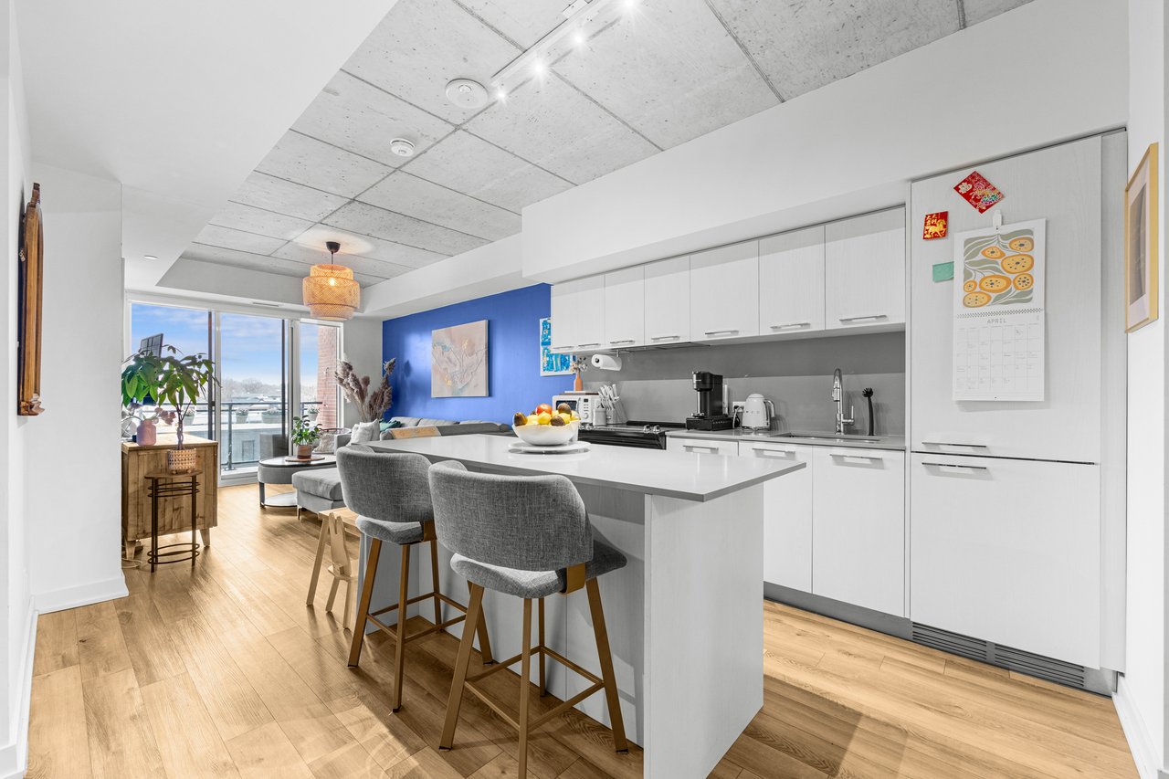 665 Queen Street East Suite 301