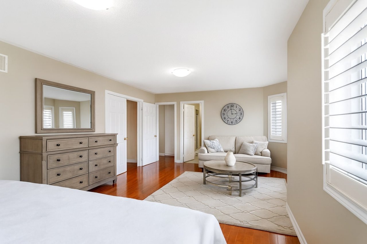 3137 Countess Crescent