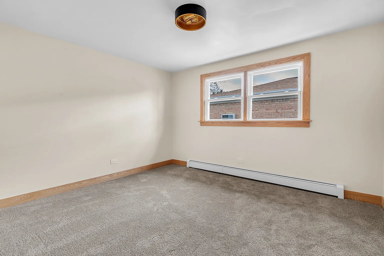 6048 W 79th Street, Burbank, IL