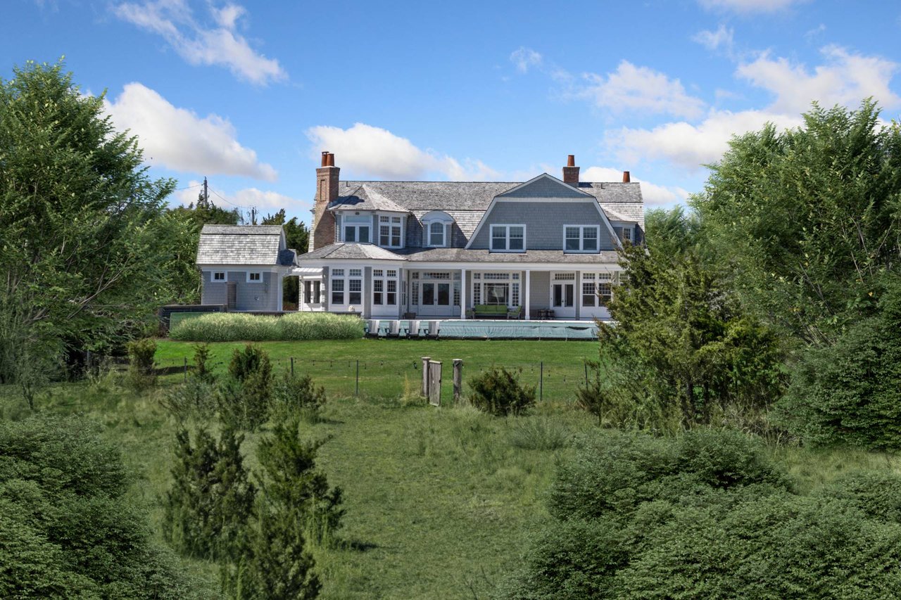 14 APAUCUCK POINT ROAD