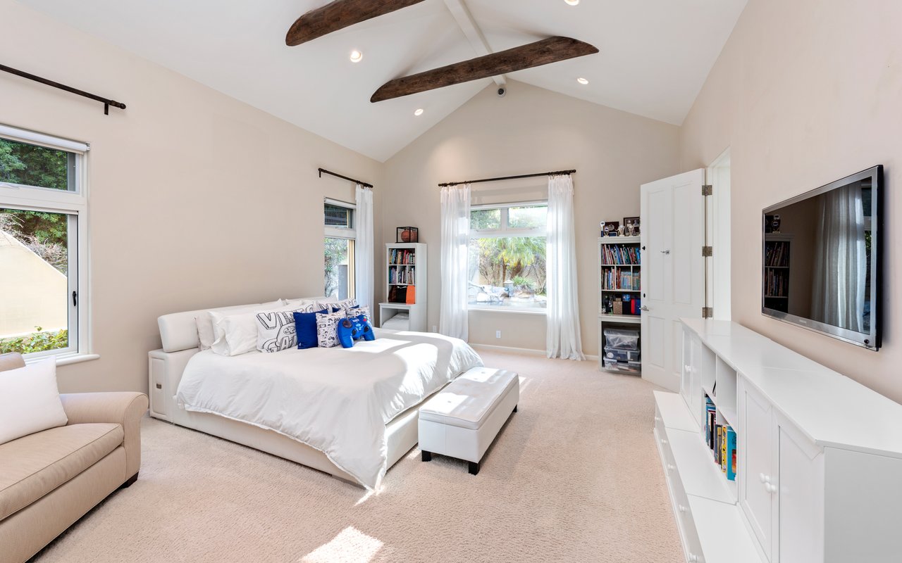 16405 Mulholland Drive