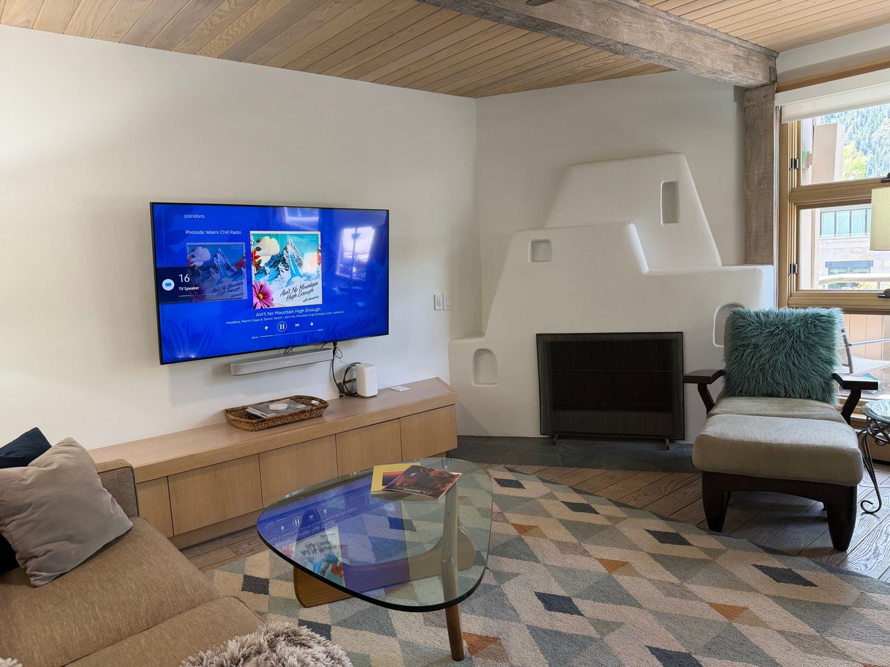 Top-Floor Luxury with Direct Aspen Mountain Views