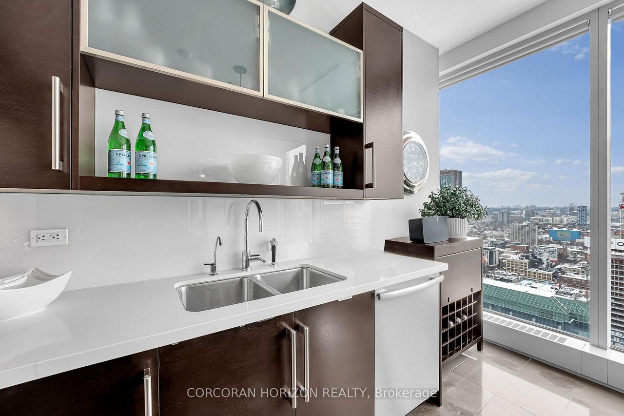 5-STAR LIVING AT THE RITZ