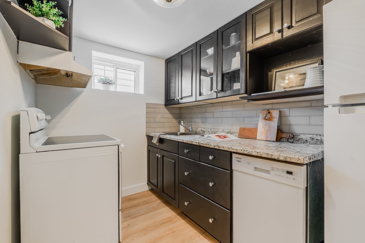 6 Evandale Rd