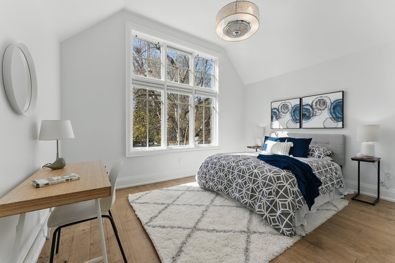 1543 Point-O-Woods Road