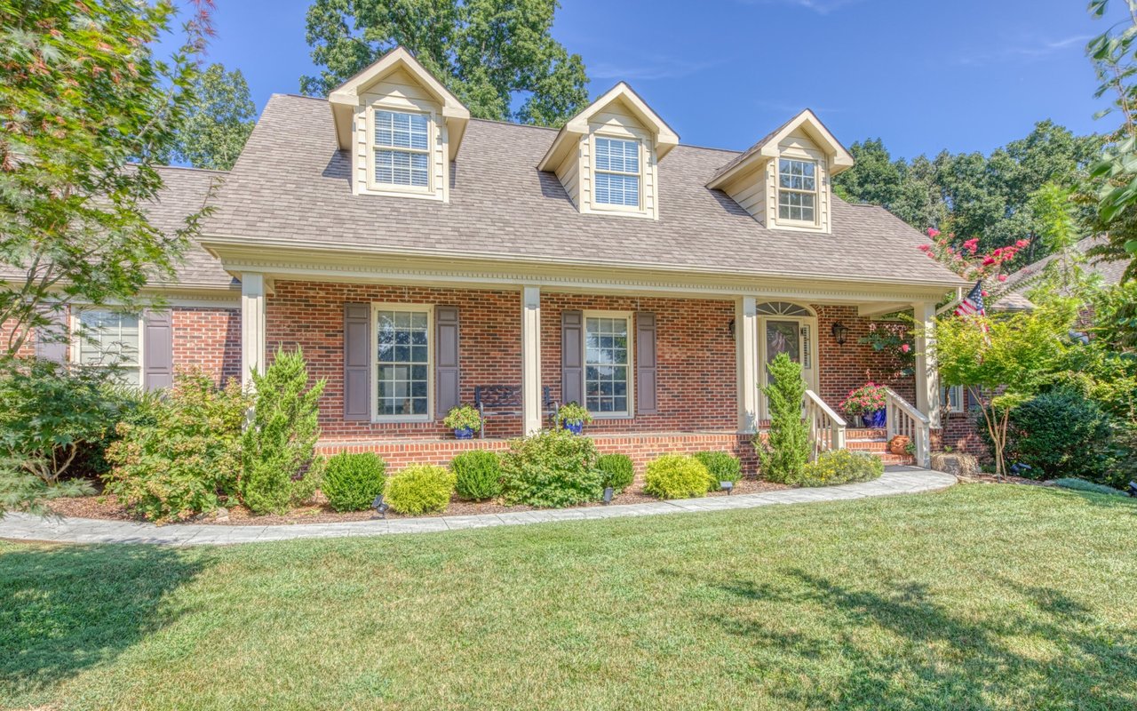 Wallace Luxury Spotlight | 1344 Knightsbridge Drive Knoxville TN 37922