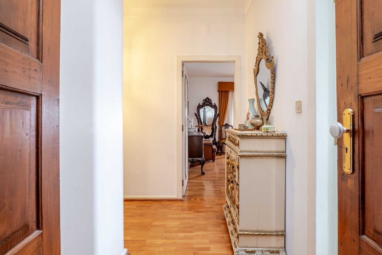Rustic Four-Bedroom House with Private Land in Folhadela, Vila Real