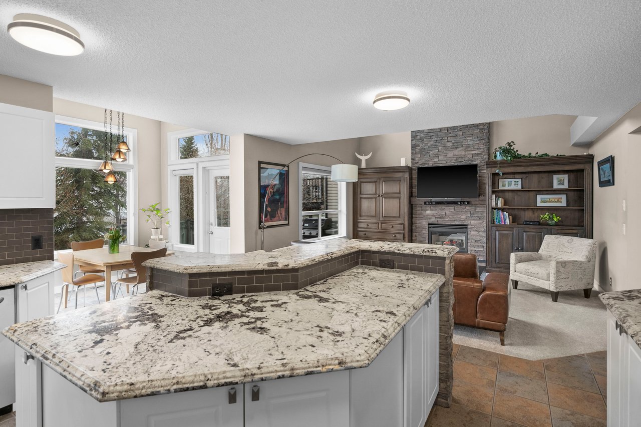 7 Valley Creek Bay NW