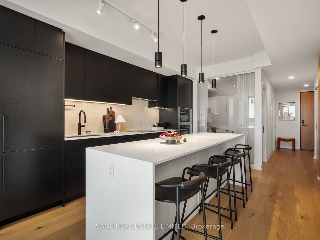 THE CARVALO ON COLLEGE PENTHOUSE