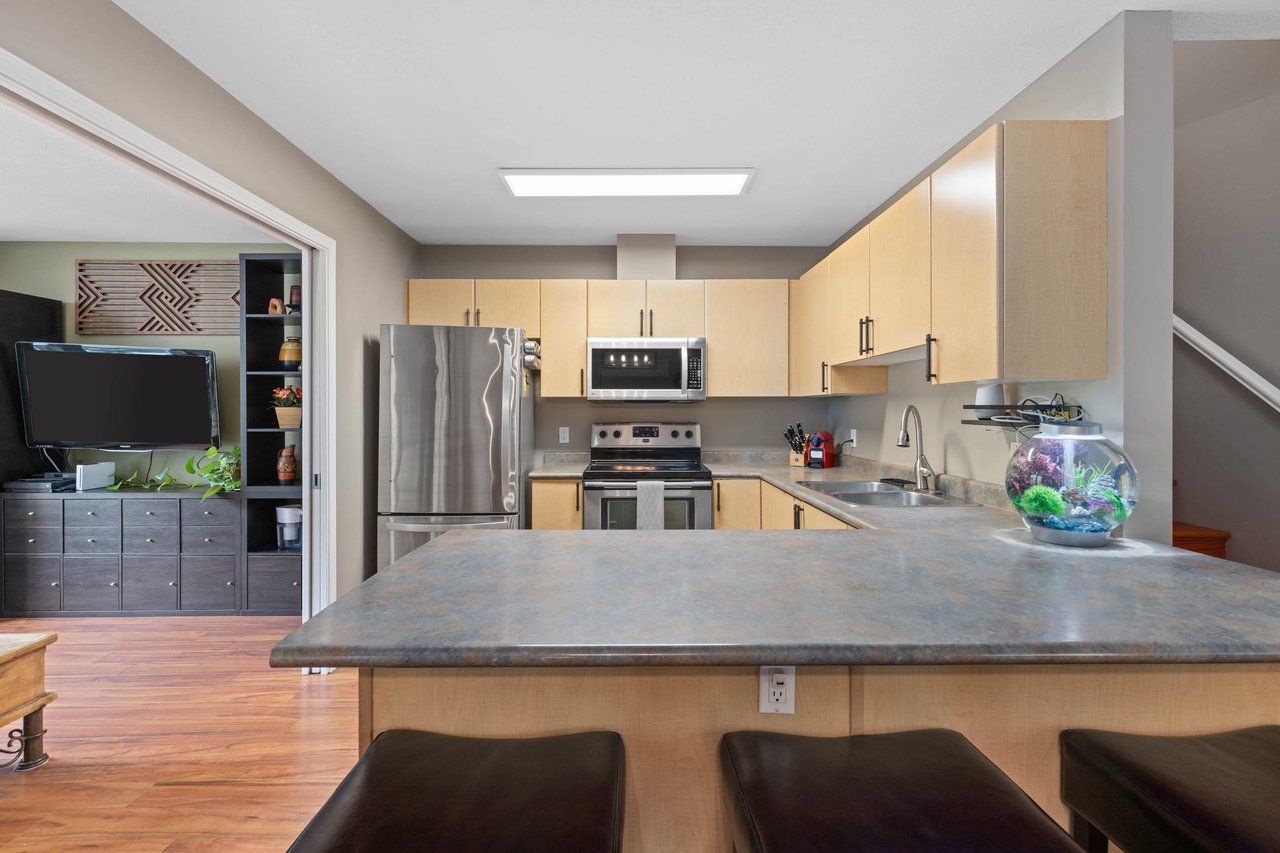 12-7381 Laurel St