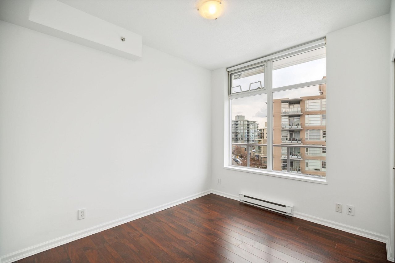 904-9288 University Cres