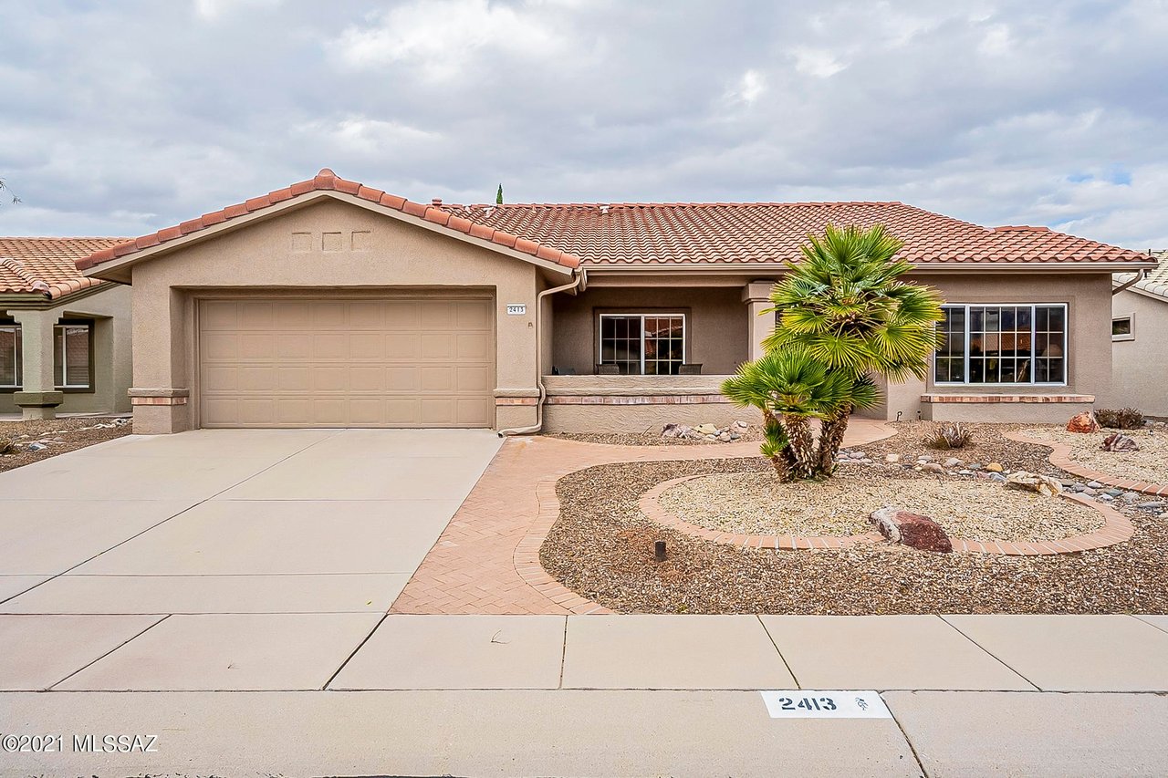 2413 E Agapanthus St