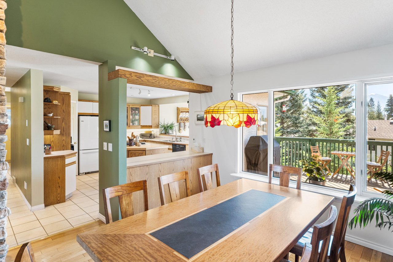 330 Canyon Close