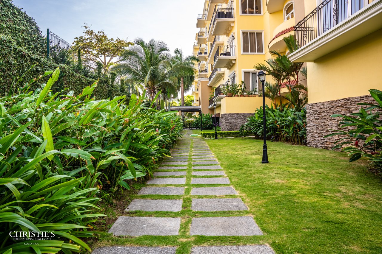 Elegant Oceanfront Living in Jacó – 2-Bedroom Condo at Acqua Residences