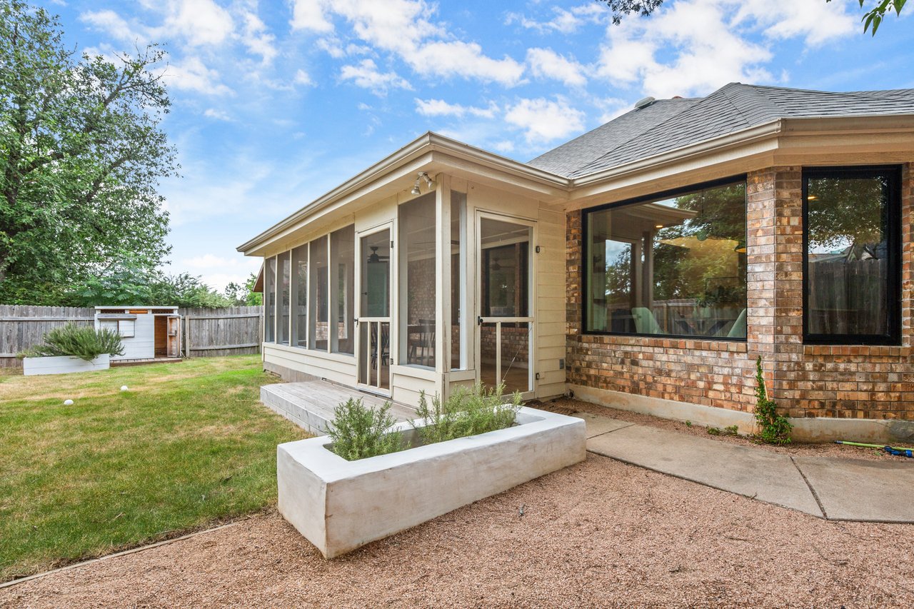5604 TRELAWNEY Ln, Austin, Texas 78739
