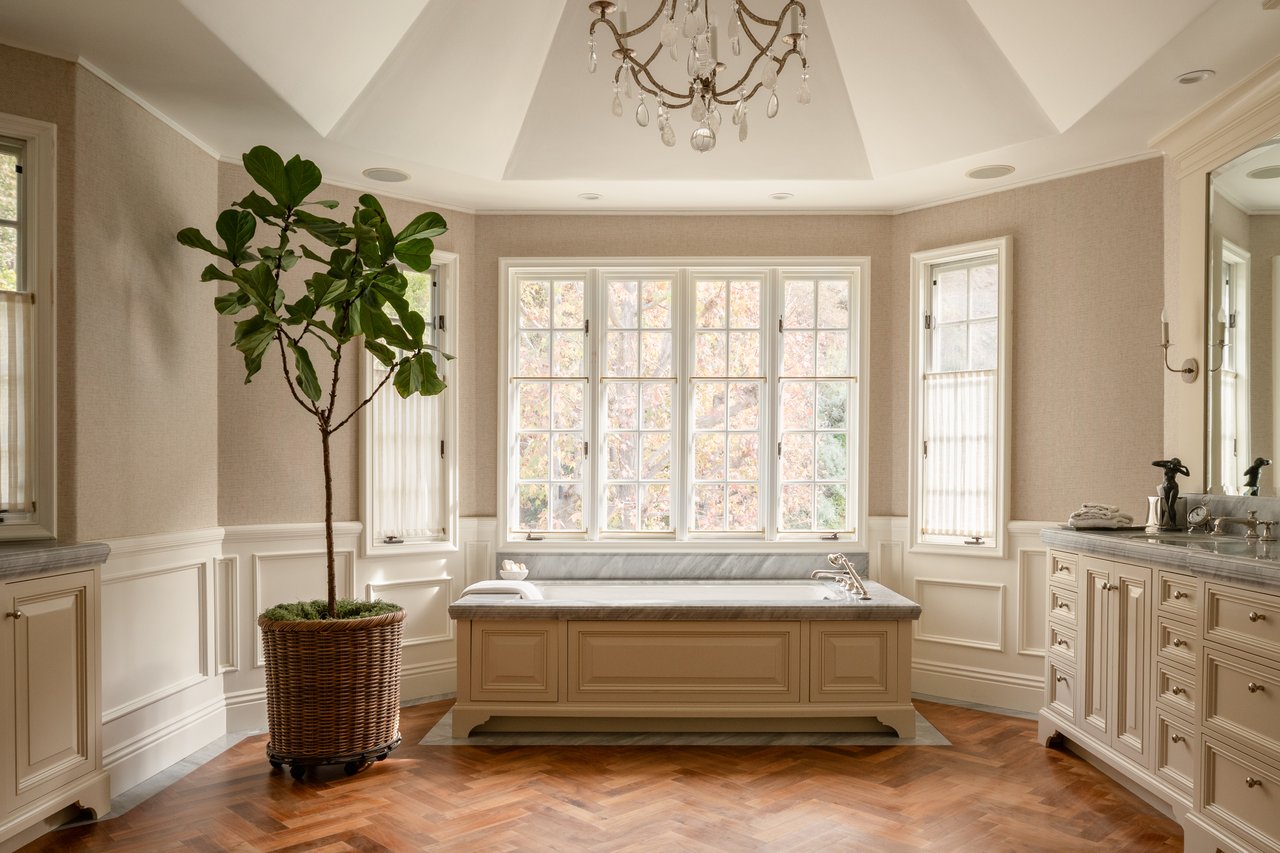 1420 Moraga Dr, Bel Air