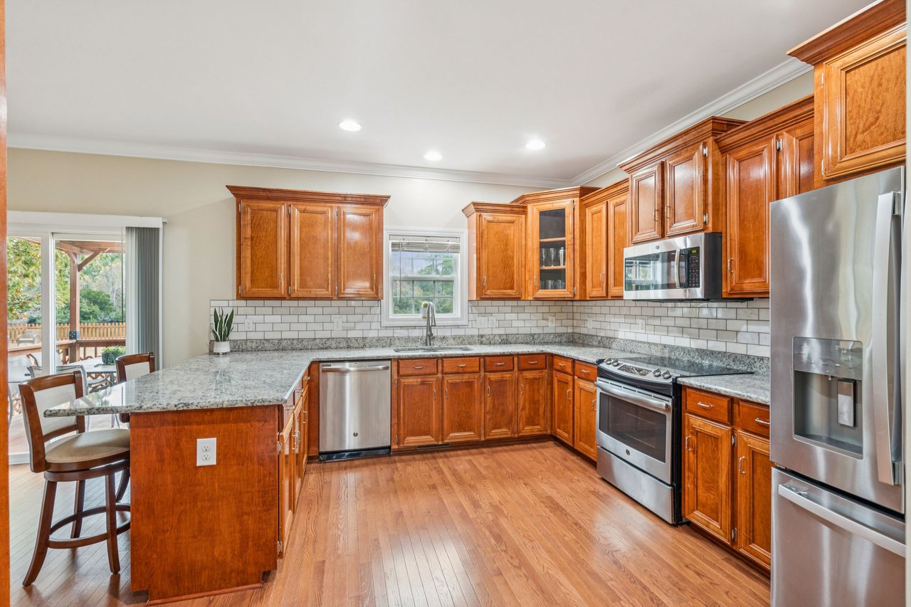 5516 Crescent View Dr