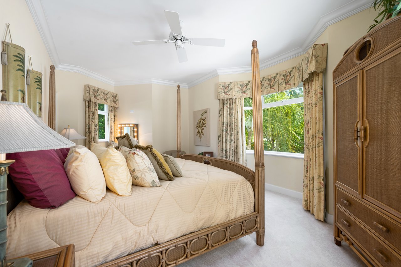 207 Beach Manor, Bayroc