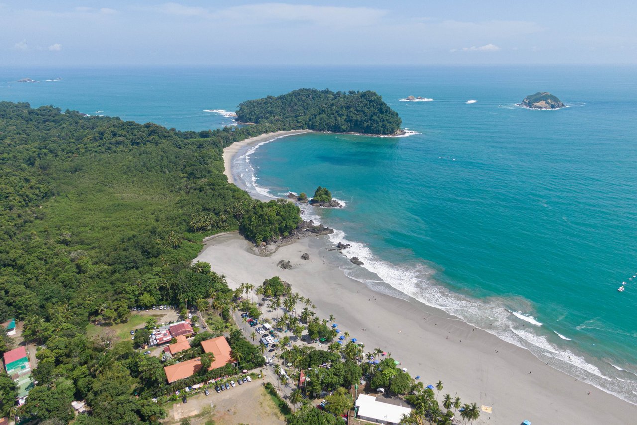 22 Unit Tropical Boutique Hotel steps from Manuel Antonio Park & Beach