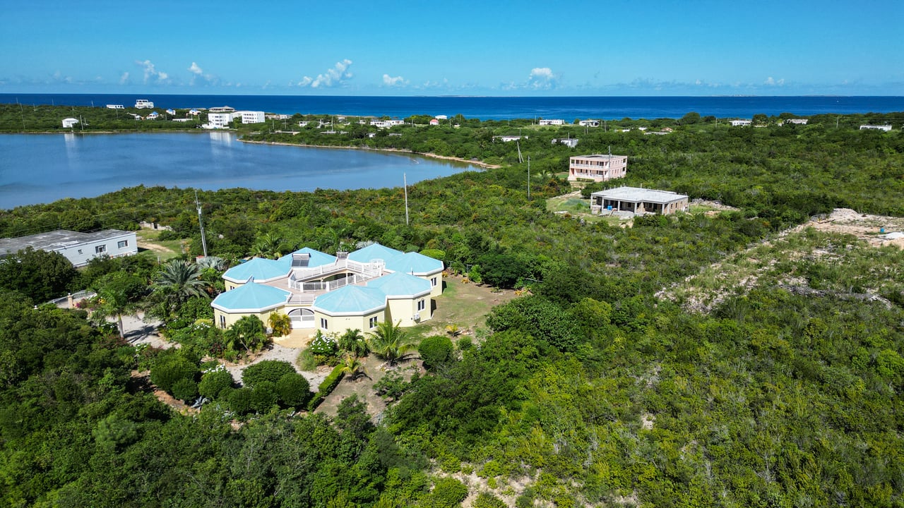 Octagon Villa West End