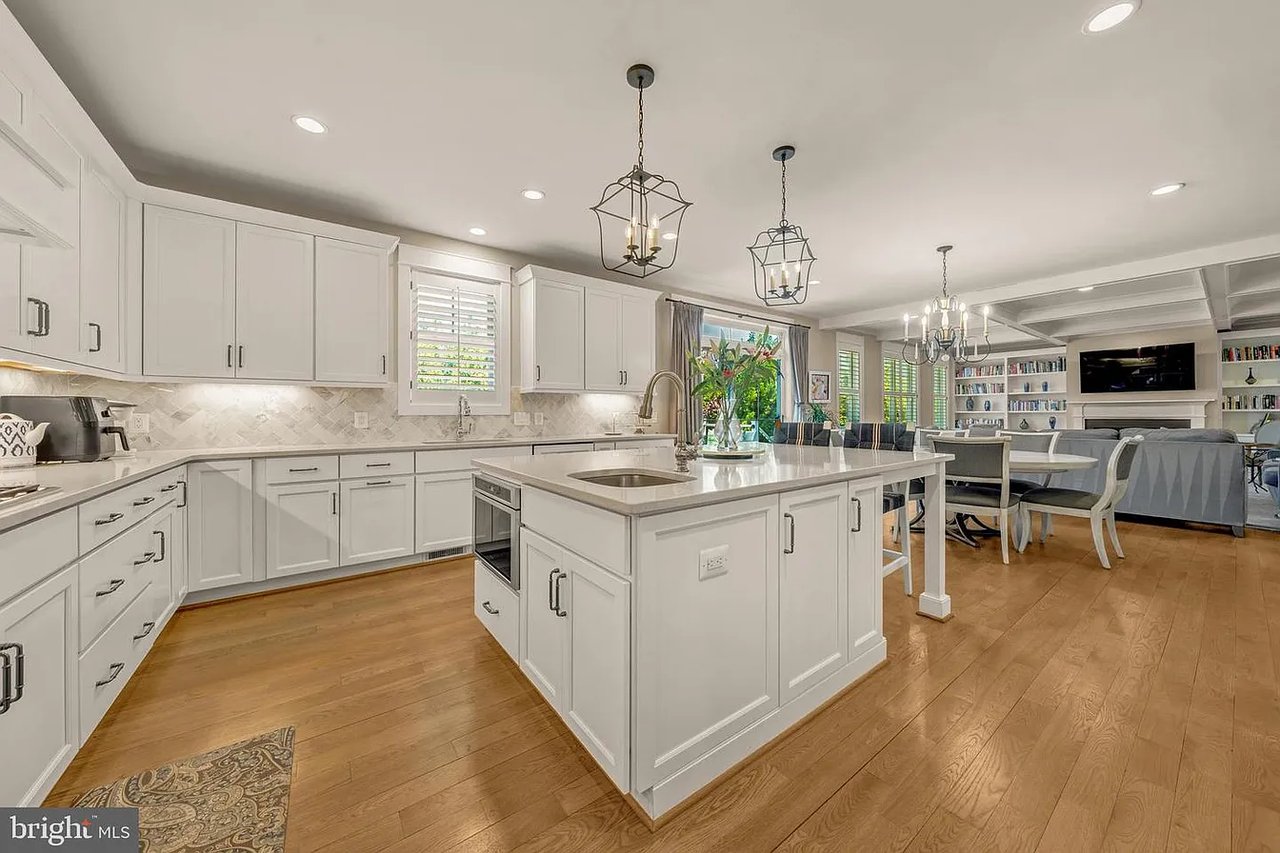 2998 Beechwood Ln