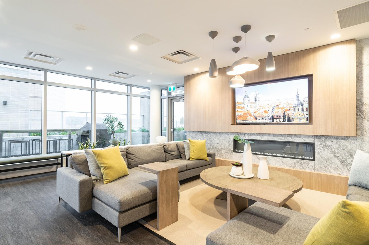 1705-988 Quayside Dr