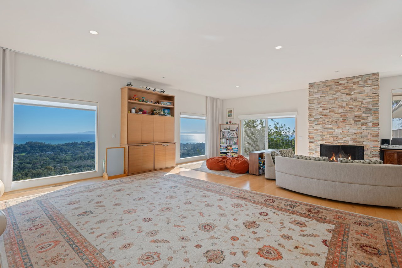 2330 Bella Vista Drive