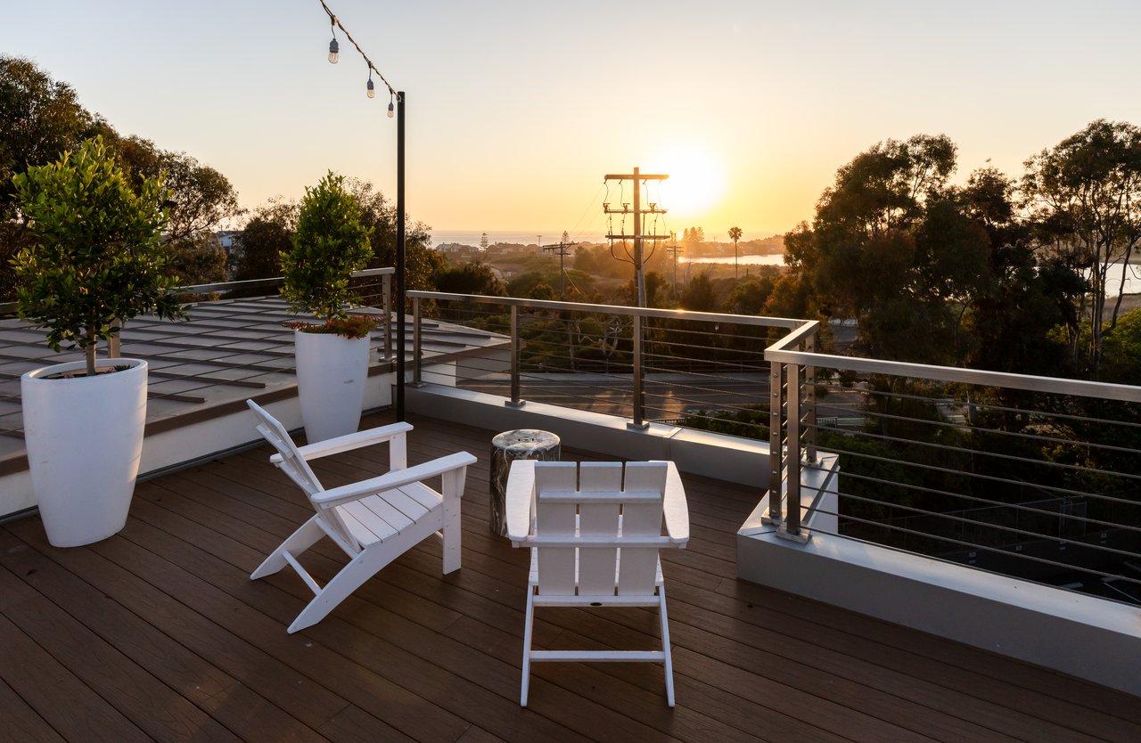  Downtown Carlsbad Coastal Residence 