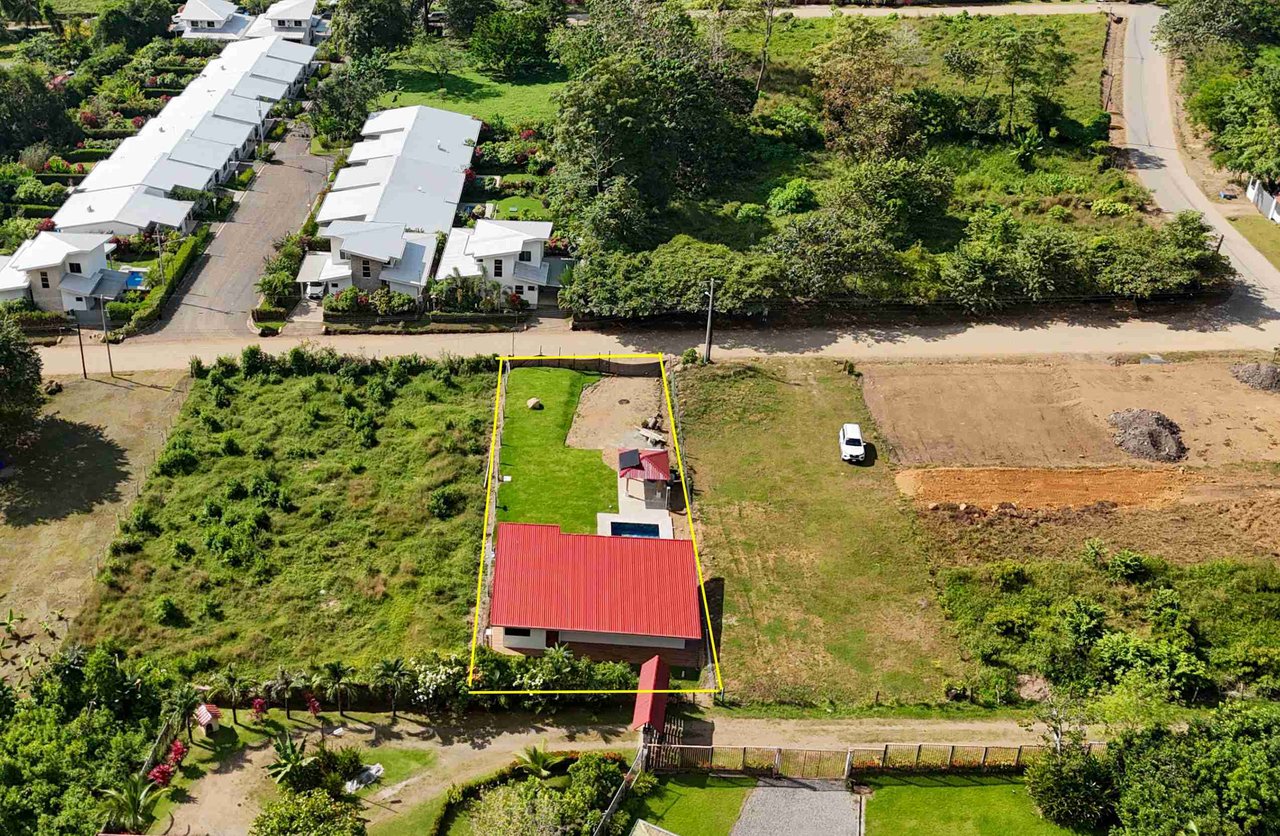 Brand-New Easy-Access 2-Bedroom Home with Big Pool & Peaceful Terraza on Calle Cascada in Ojochal Costa Rica