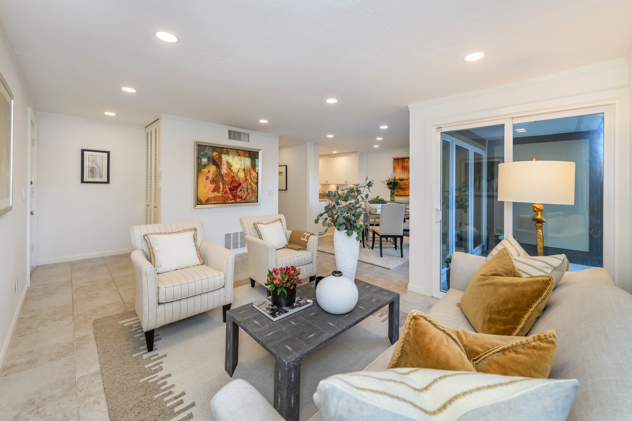 Charming Condo Offering Country Club Appeal