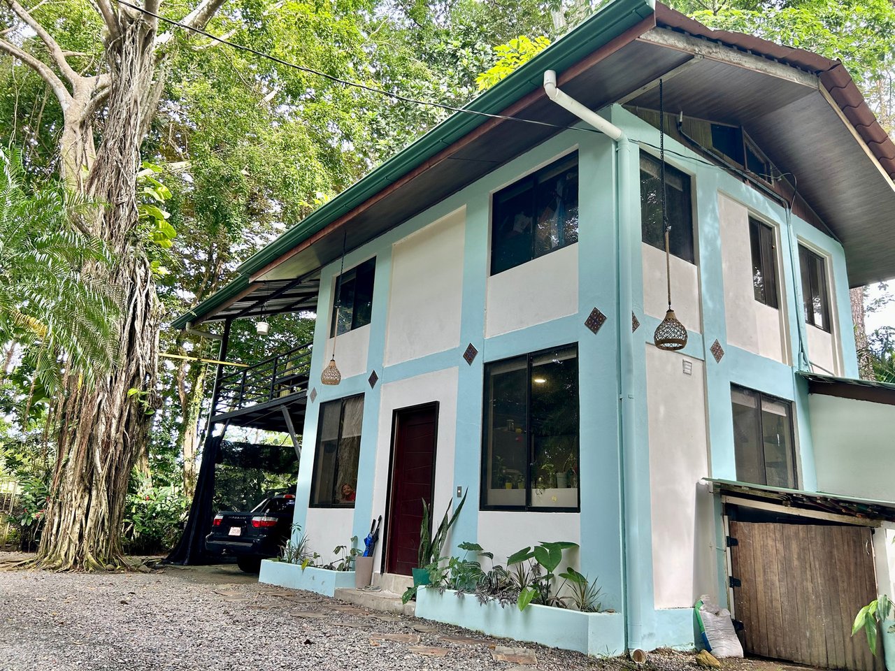 0.23 ACRES – Multi-Business Property In The Heart Of Dominical – Restaurant, 4 Cabins & Commercial Rental!!!!