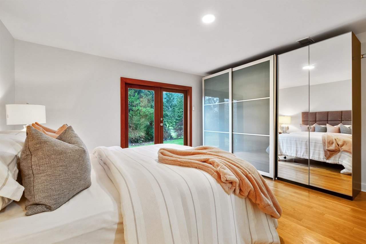 6060 Marine Dr