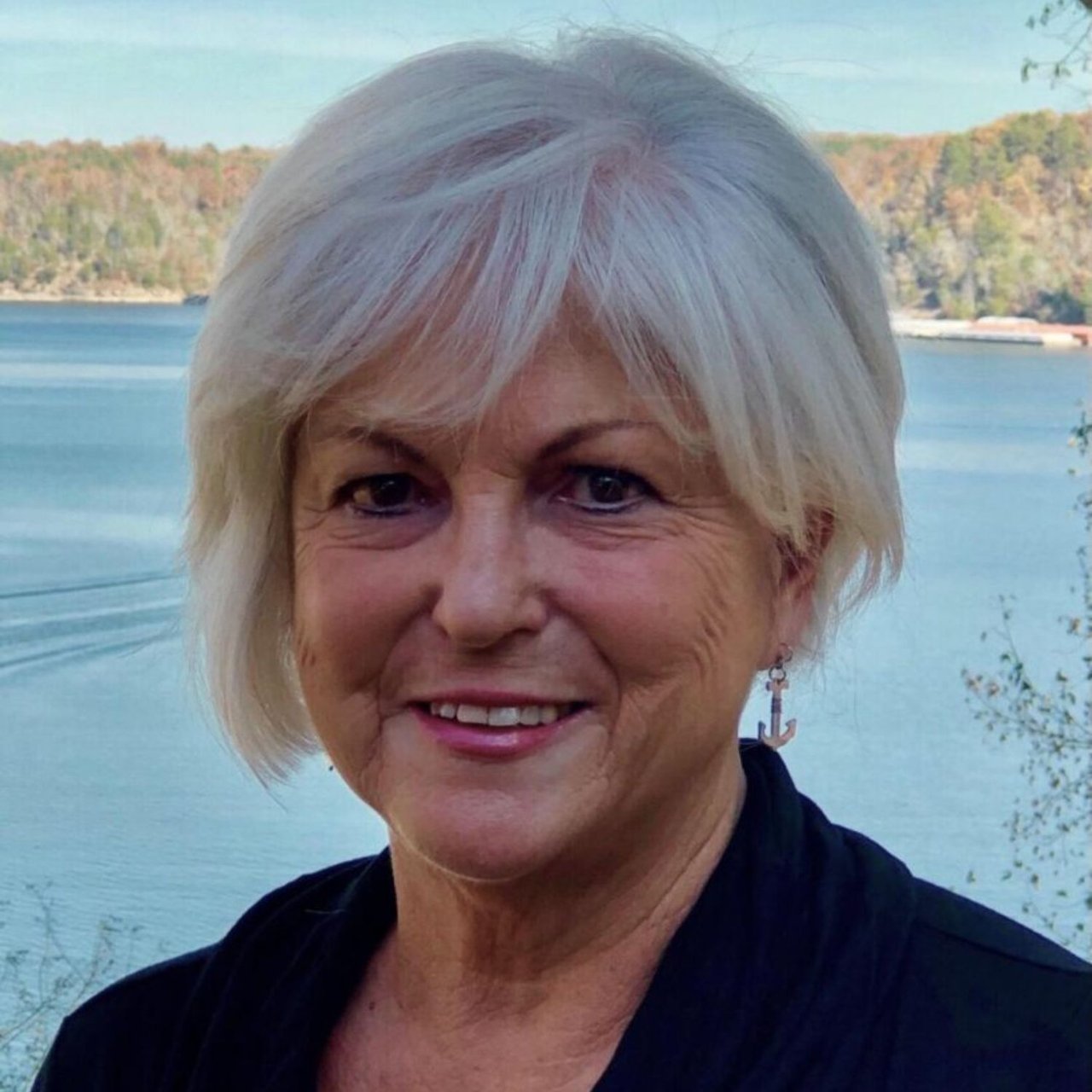 Jackie Lucas Counce, TN Real Estate Agent Headshot