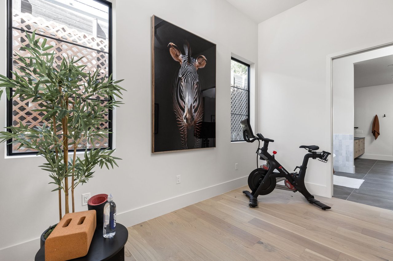 Forest Hills Residence