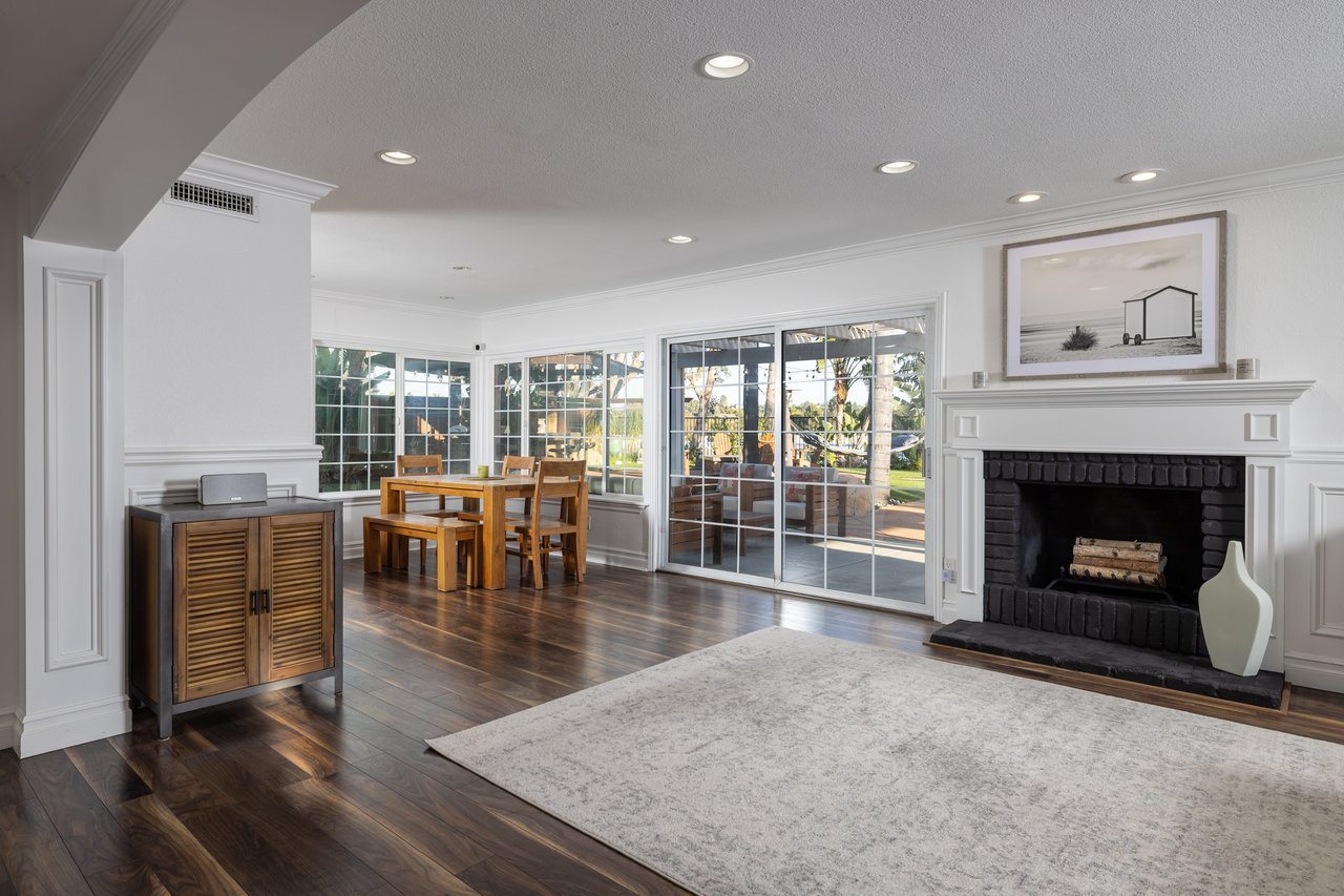 23965 Carrillo Dr