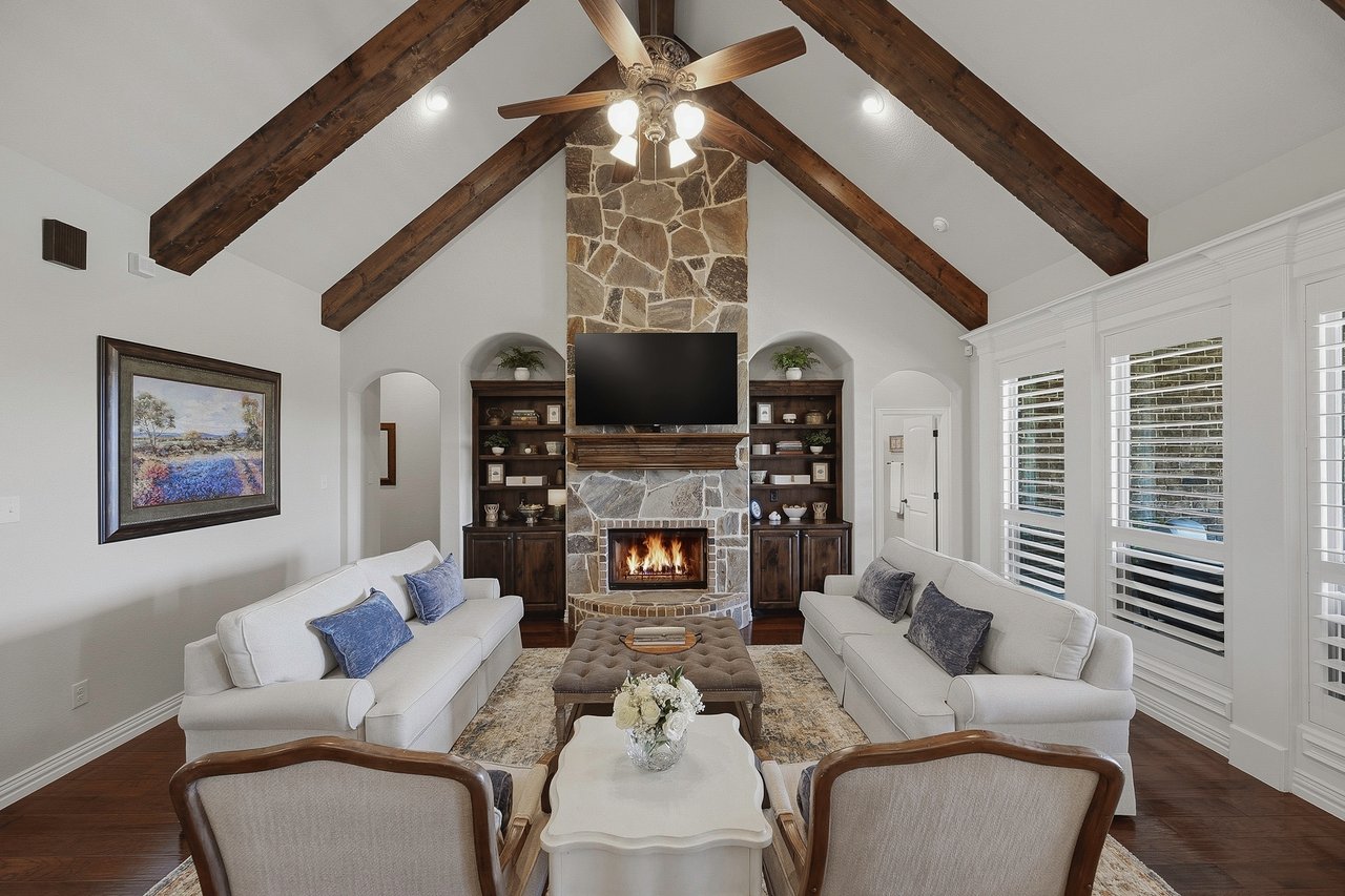 Gated Community Minutes from Eagle Mountain Lake!