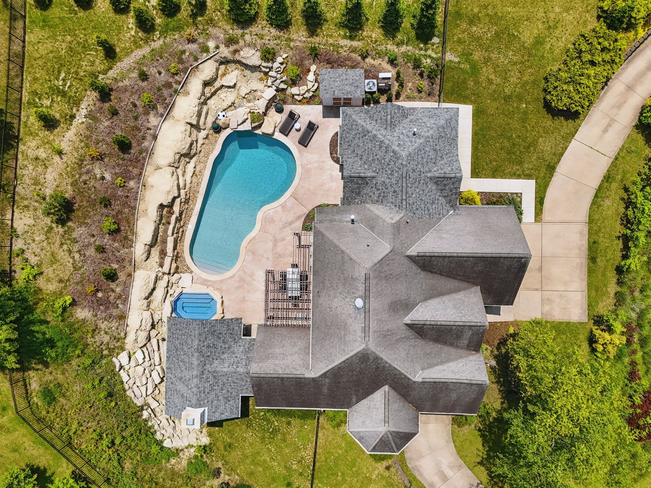 707 Kathleen Dr