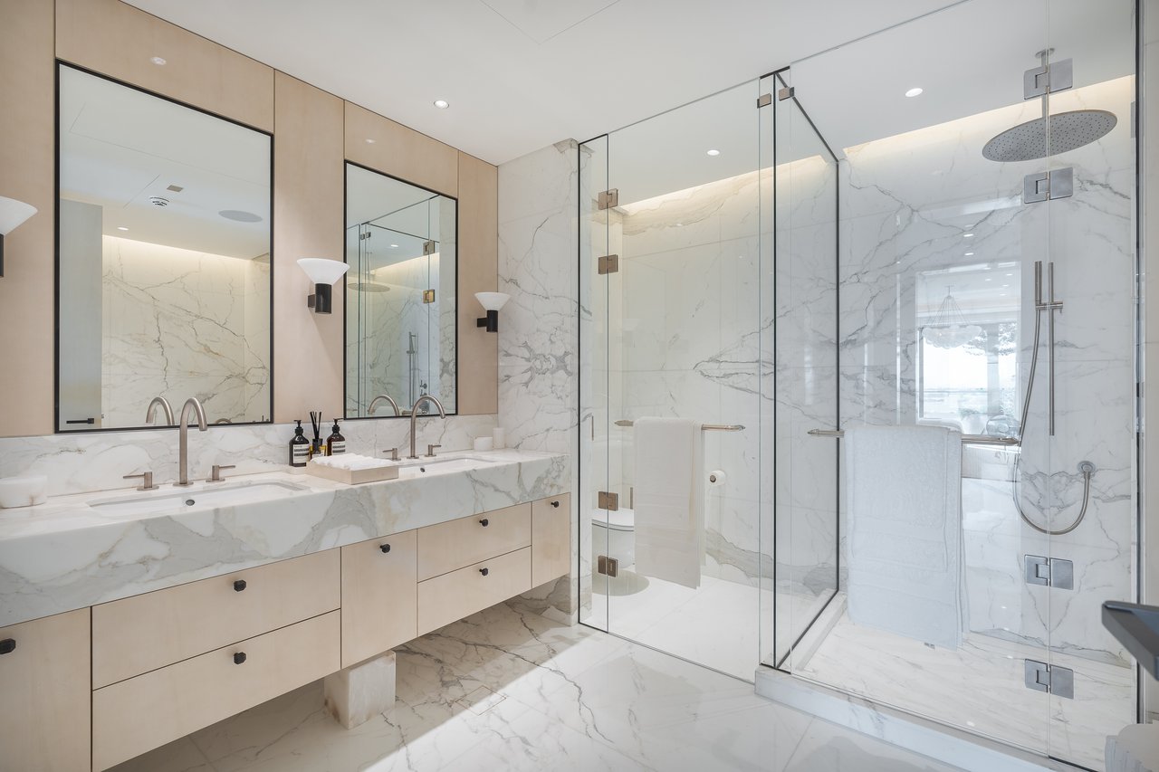 Four Seasons Private Residences - Penthouse 