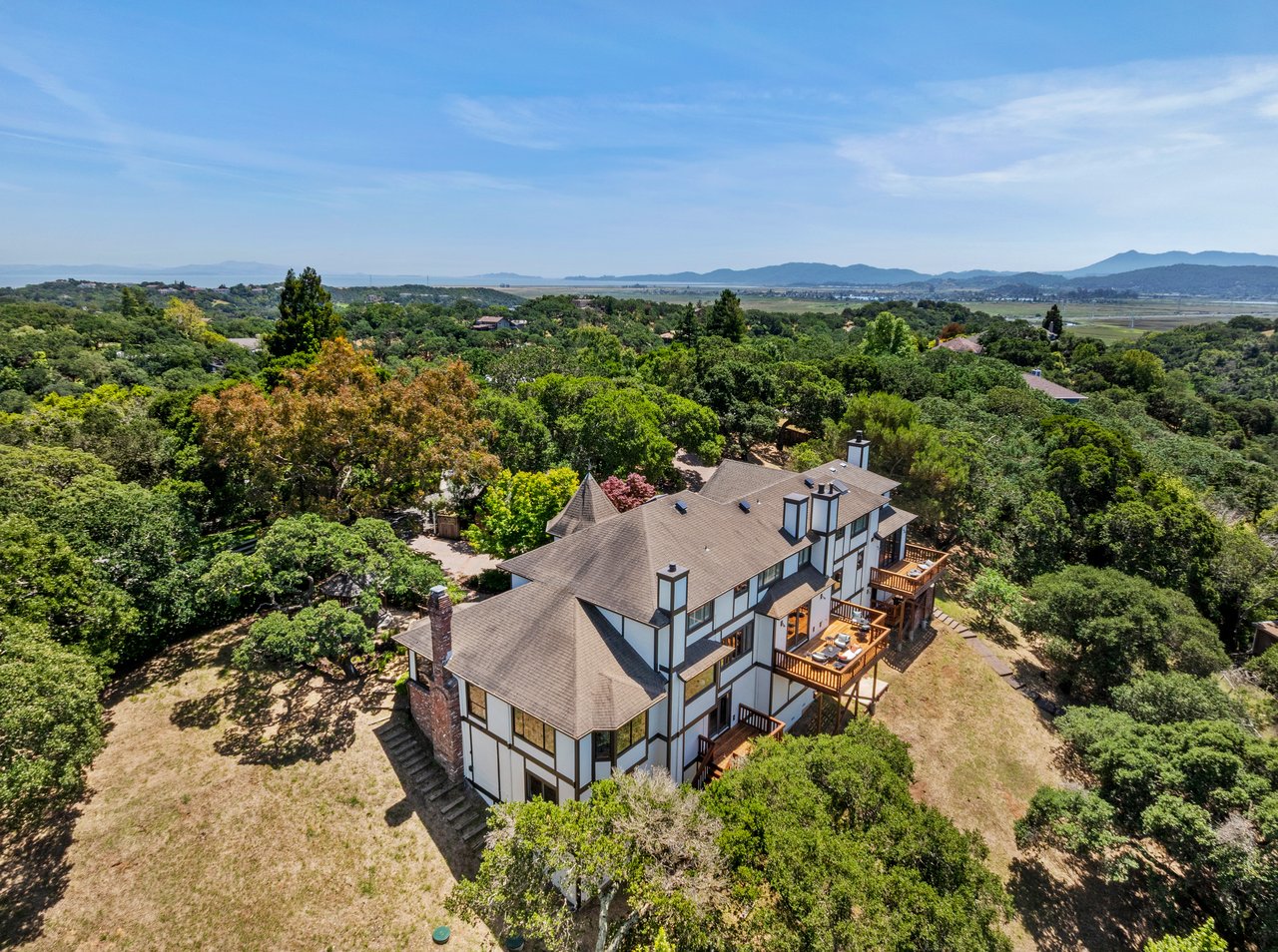 Expansive & Private Novato Estate