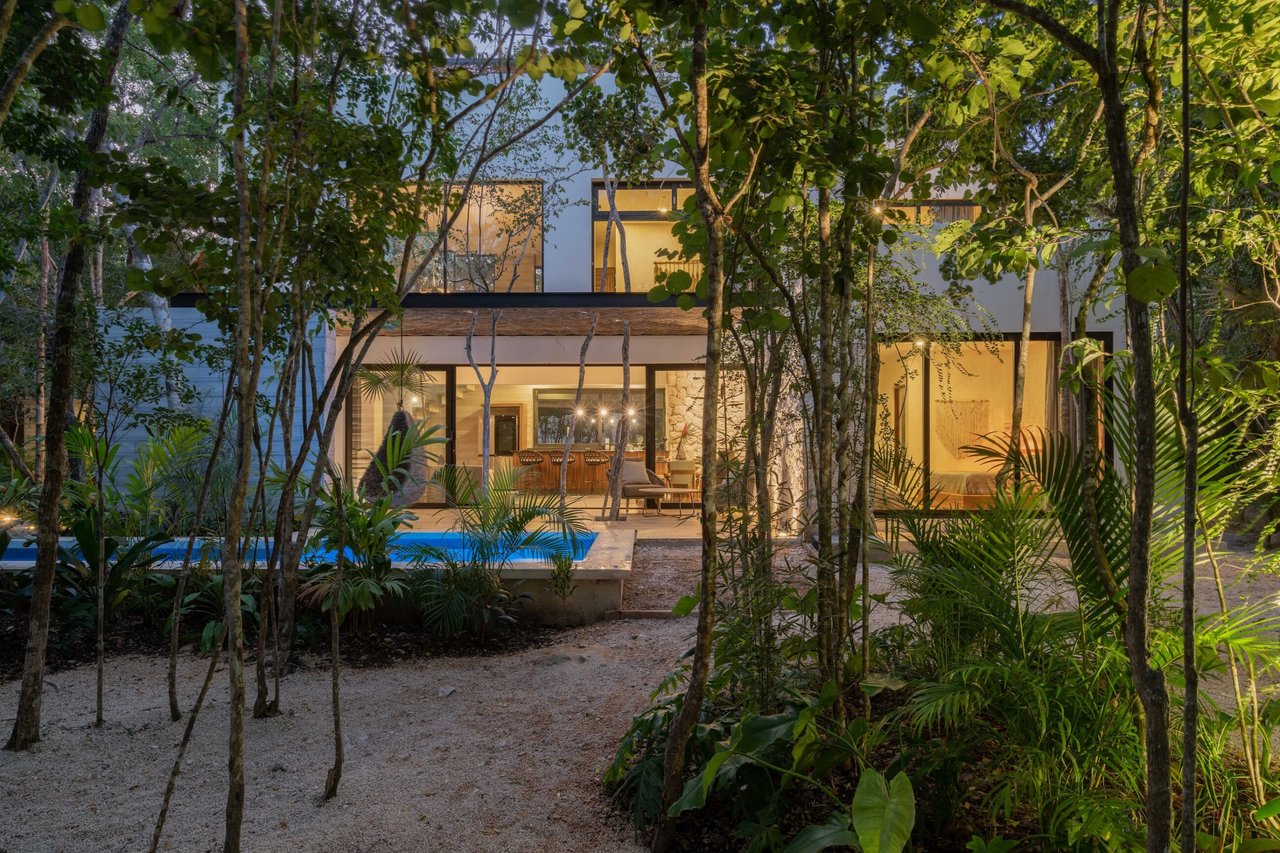 Villa 11  |  4 Bedroom with Large  Pool  in 12 O’Clock Tulum