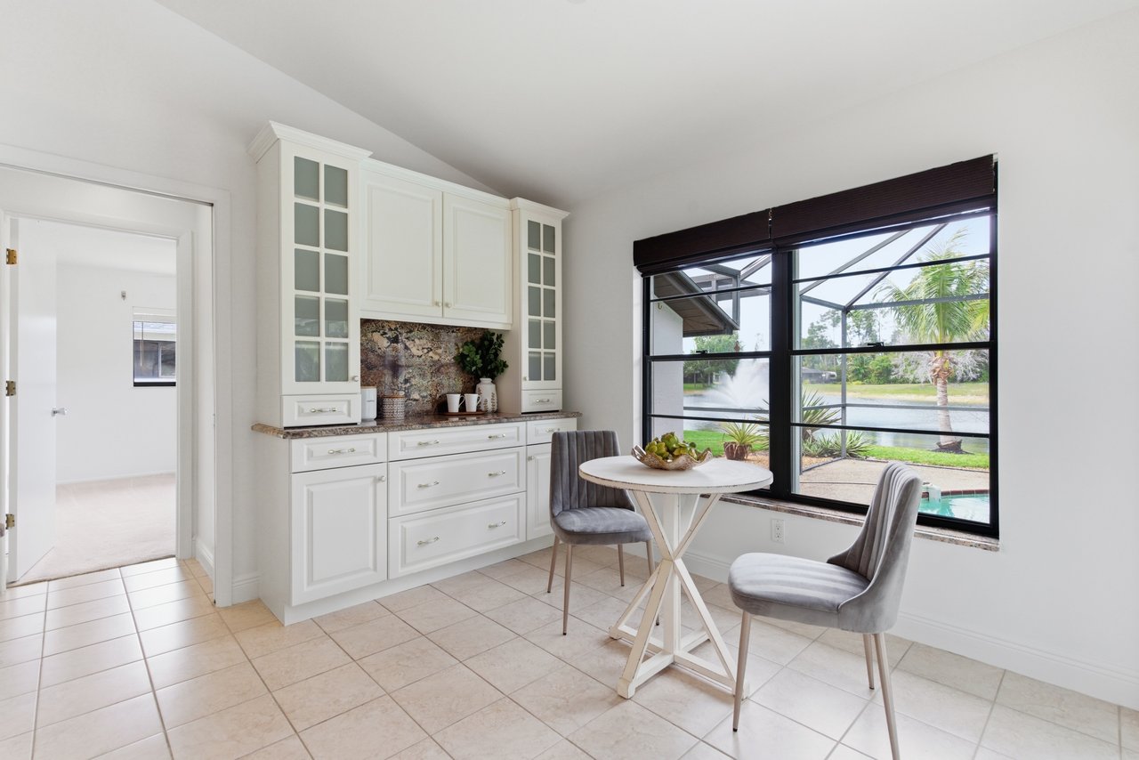 19184 Pine Run Ln - Three Oaks