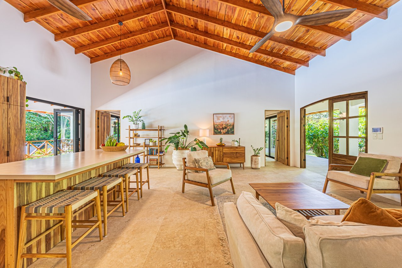  Luxury Homestead  Conveniently Located